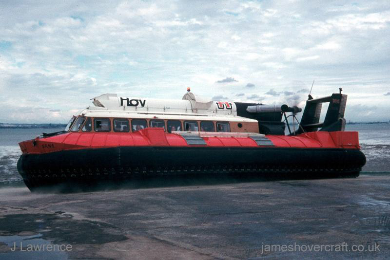 The SRN6 with Hovertravel - Departing Ryde (credit: Pat Lawrence).